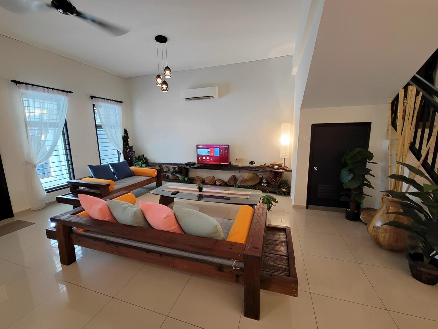 Center Town House By 360home