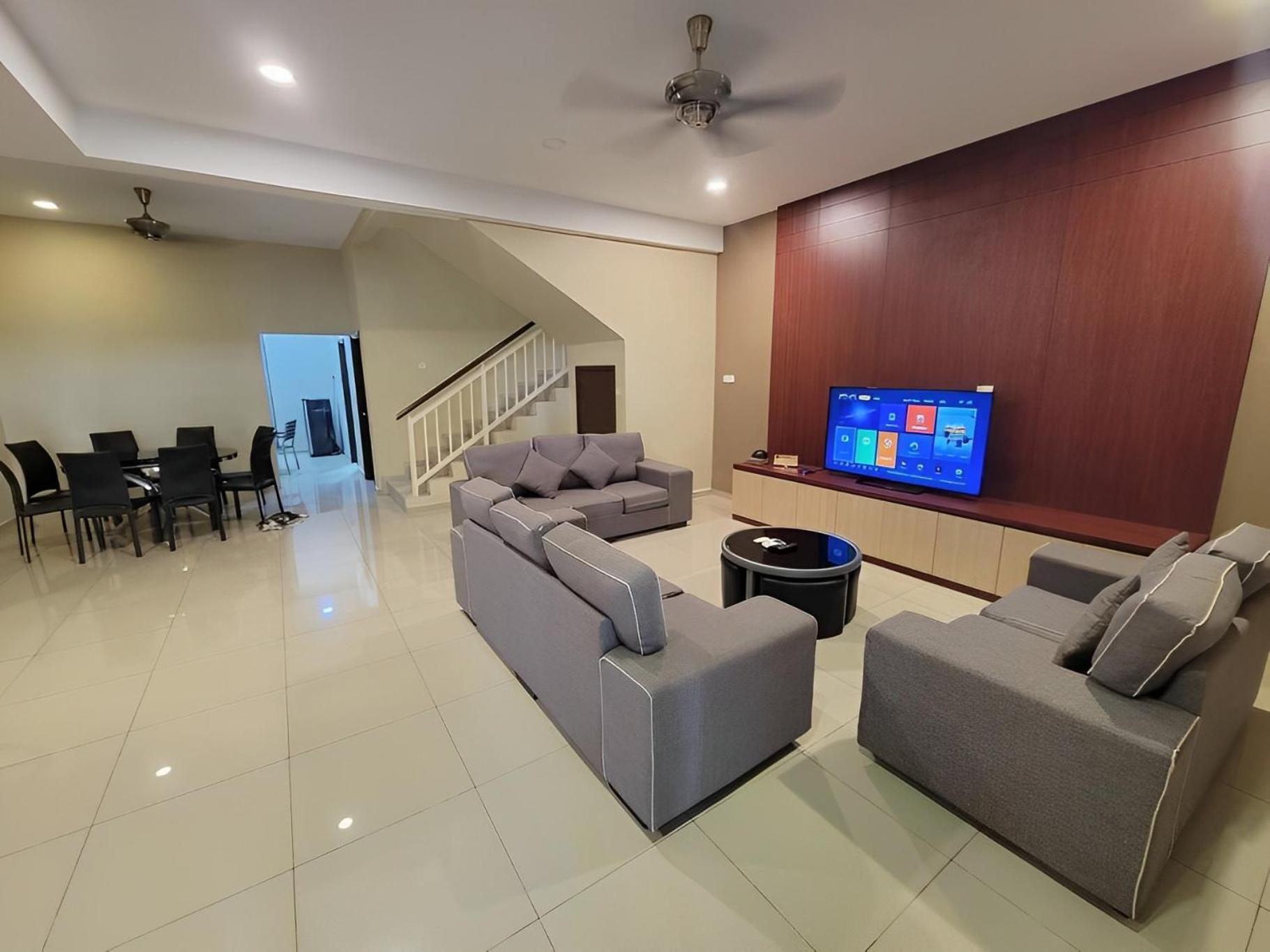 Center Town House By 360home * Malacca