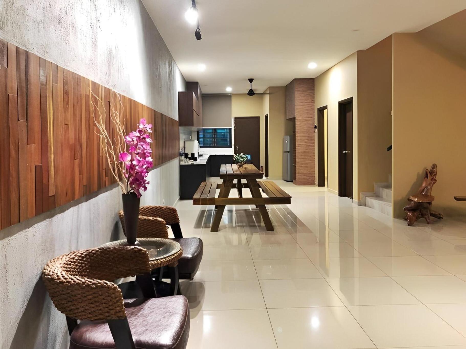 Center Town House By 360home Holiday home