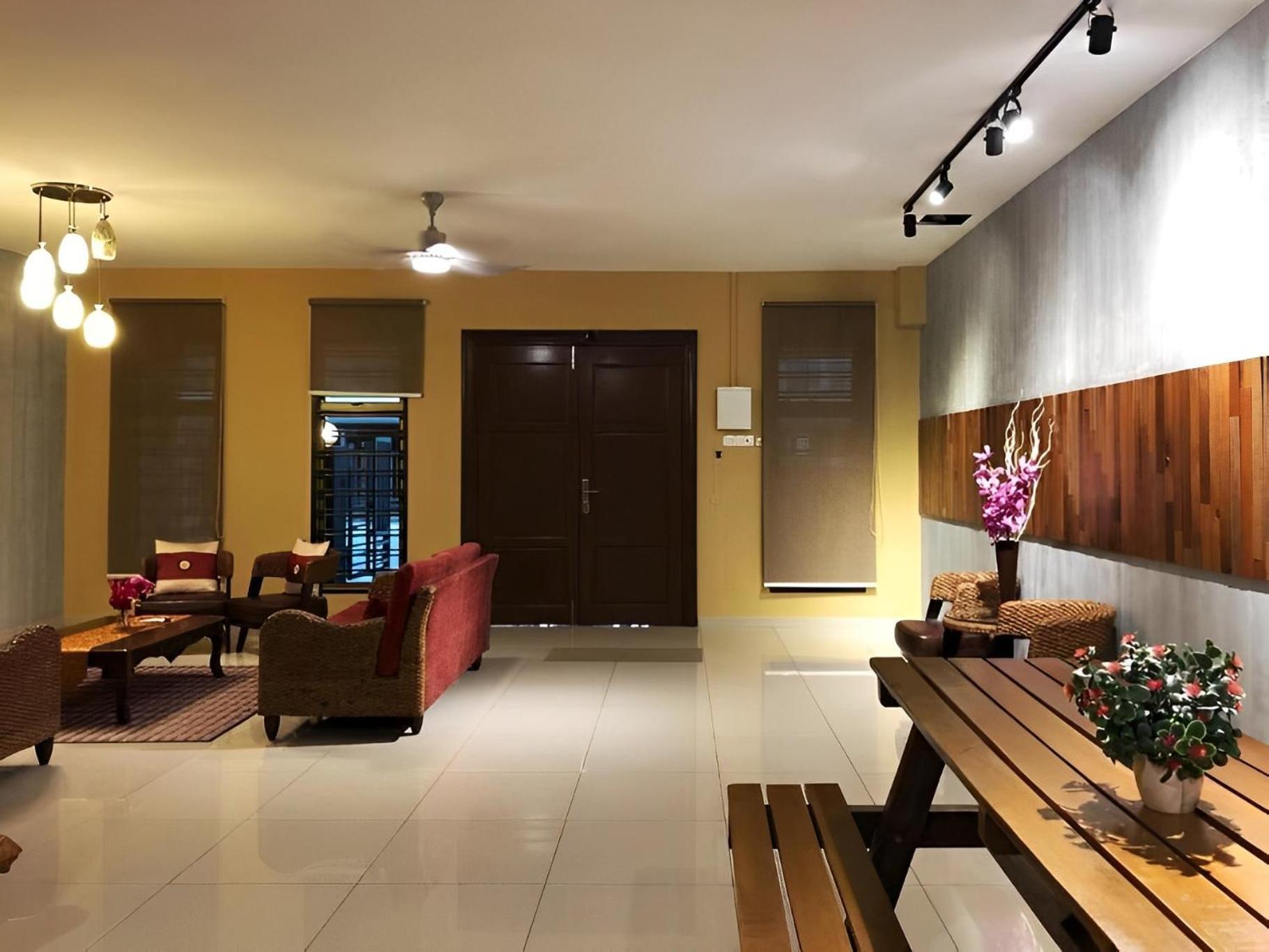 Center Town House By 360home Holiday home