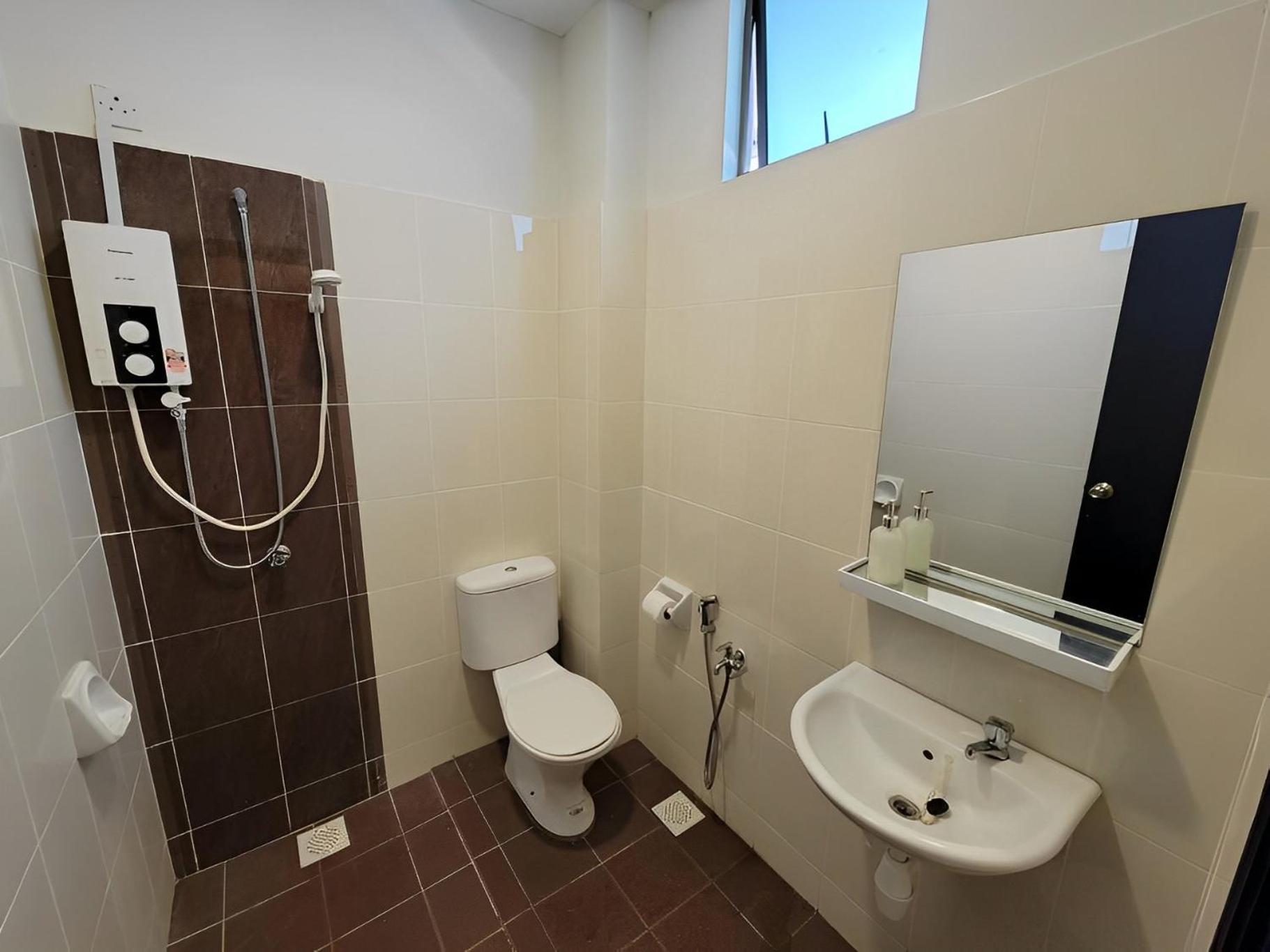 Center Town House By 360home Holiday home Malacca