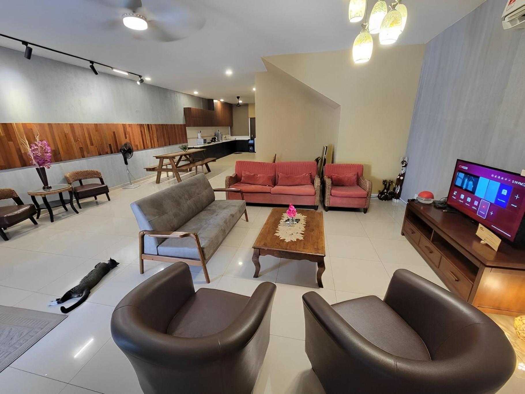 Center Town House By 360home Holiday home Malacca