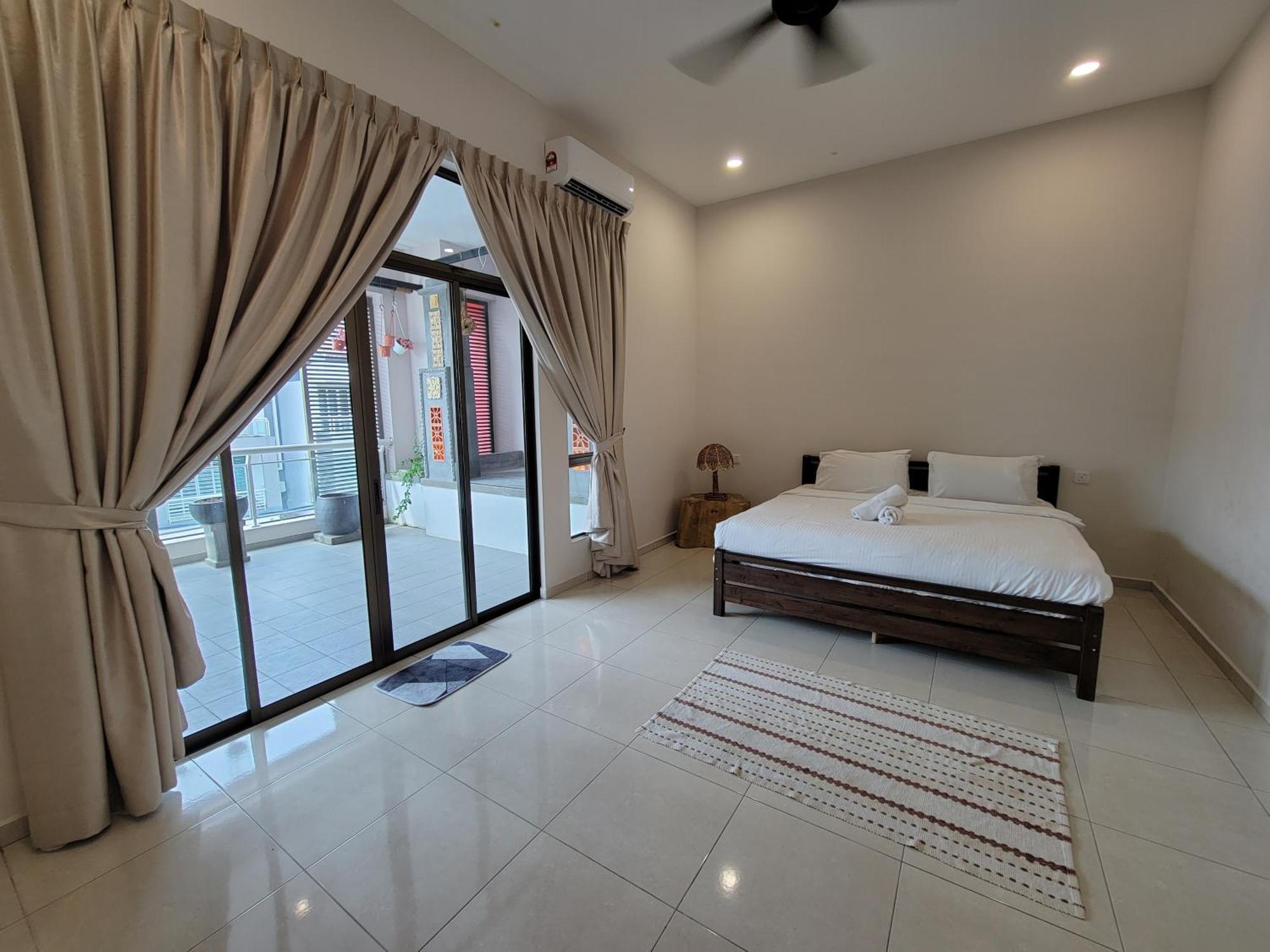 Center Town House By 360home * Malacca